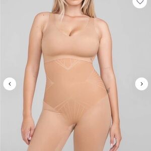 Honeylove Shadowsculpt High-Waist Short